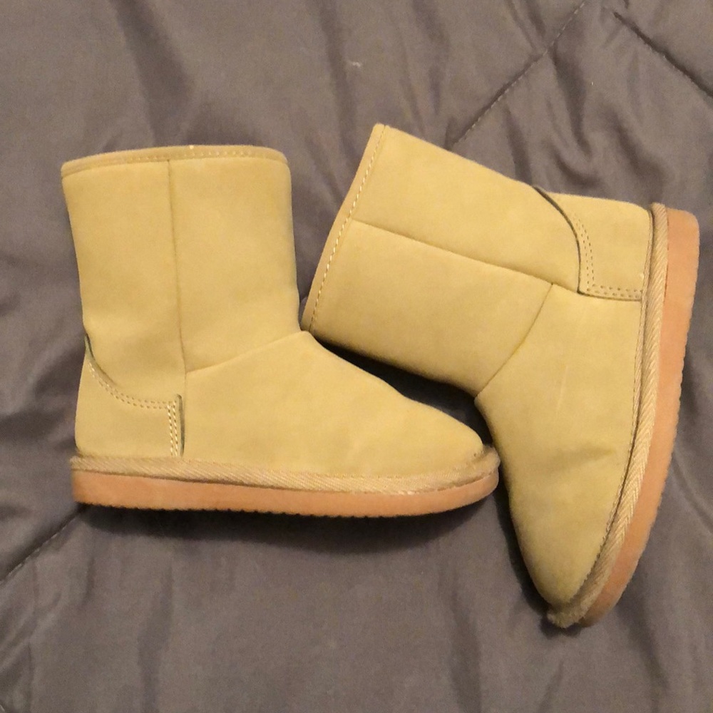 Carter’s girls boots size 8